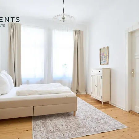 Superior Deluxe Nahe Zentrum 12 *